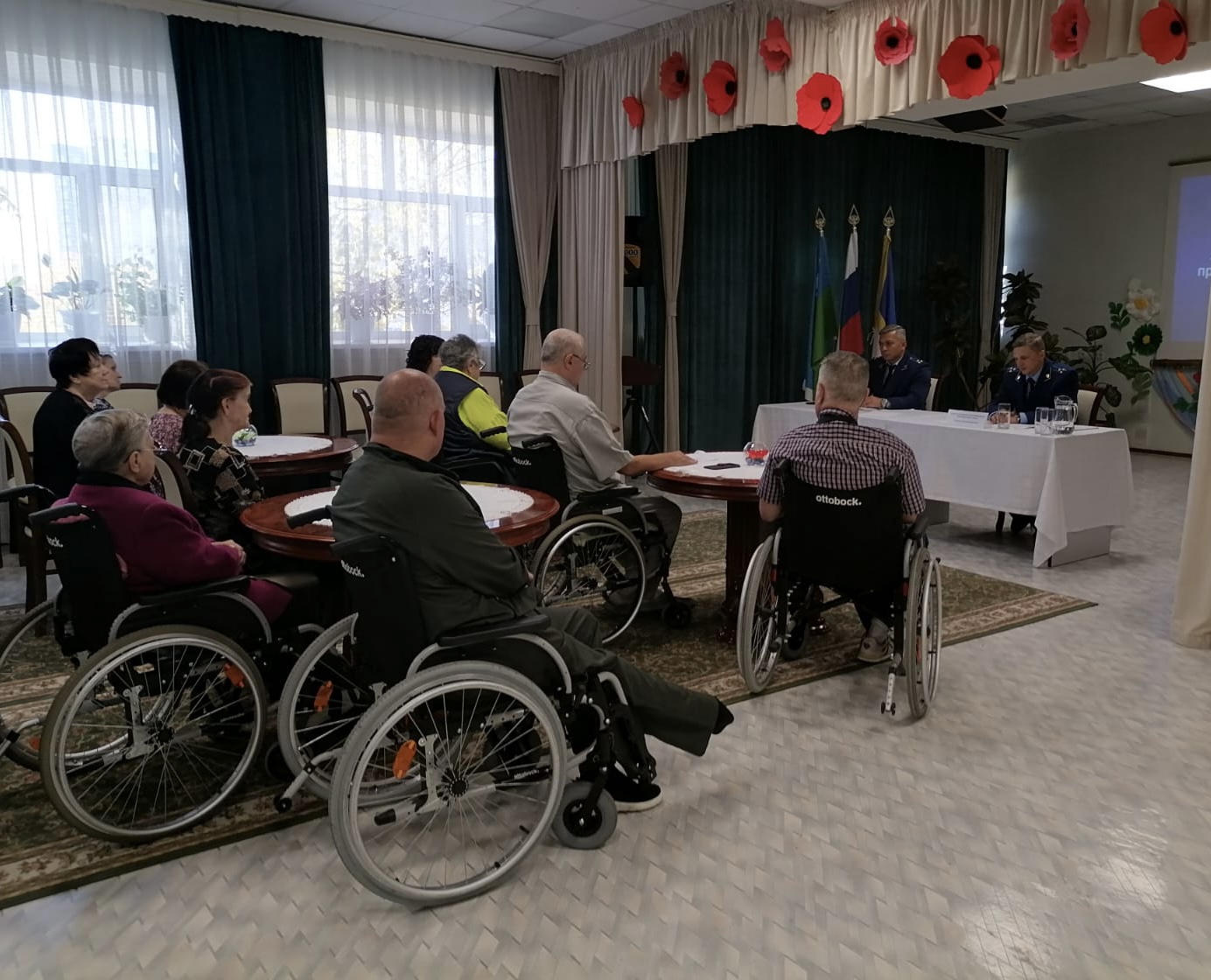Заместитель прокурора автономного округа Сухоруков Г.Ю. провел личный прием жителей г. Нижневартовска