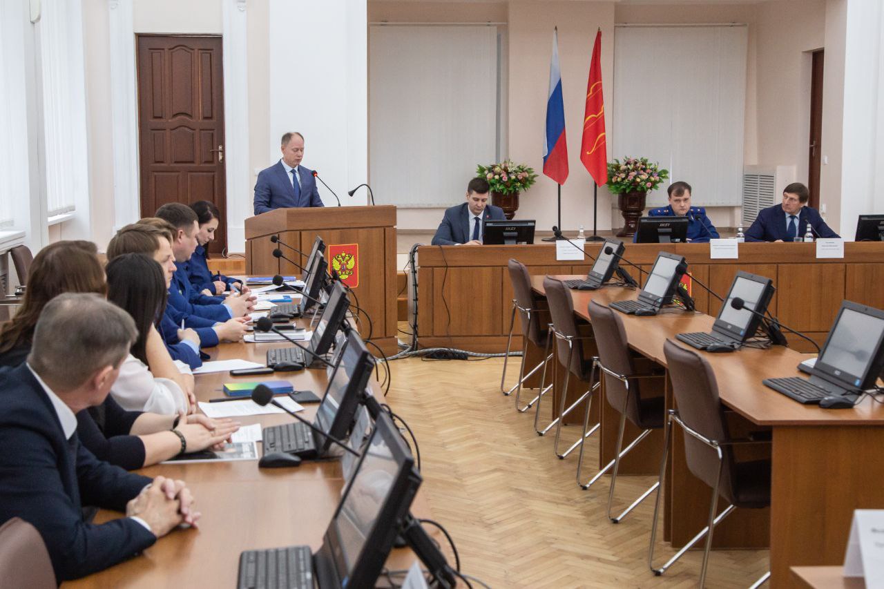 Прокурор области в г. Великие Луки провел выездное заседание Общественного совета по защите прав субъектов предпринимательской деятельности