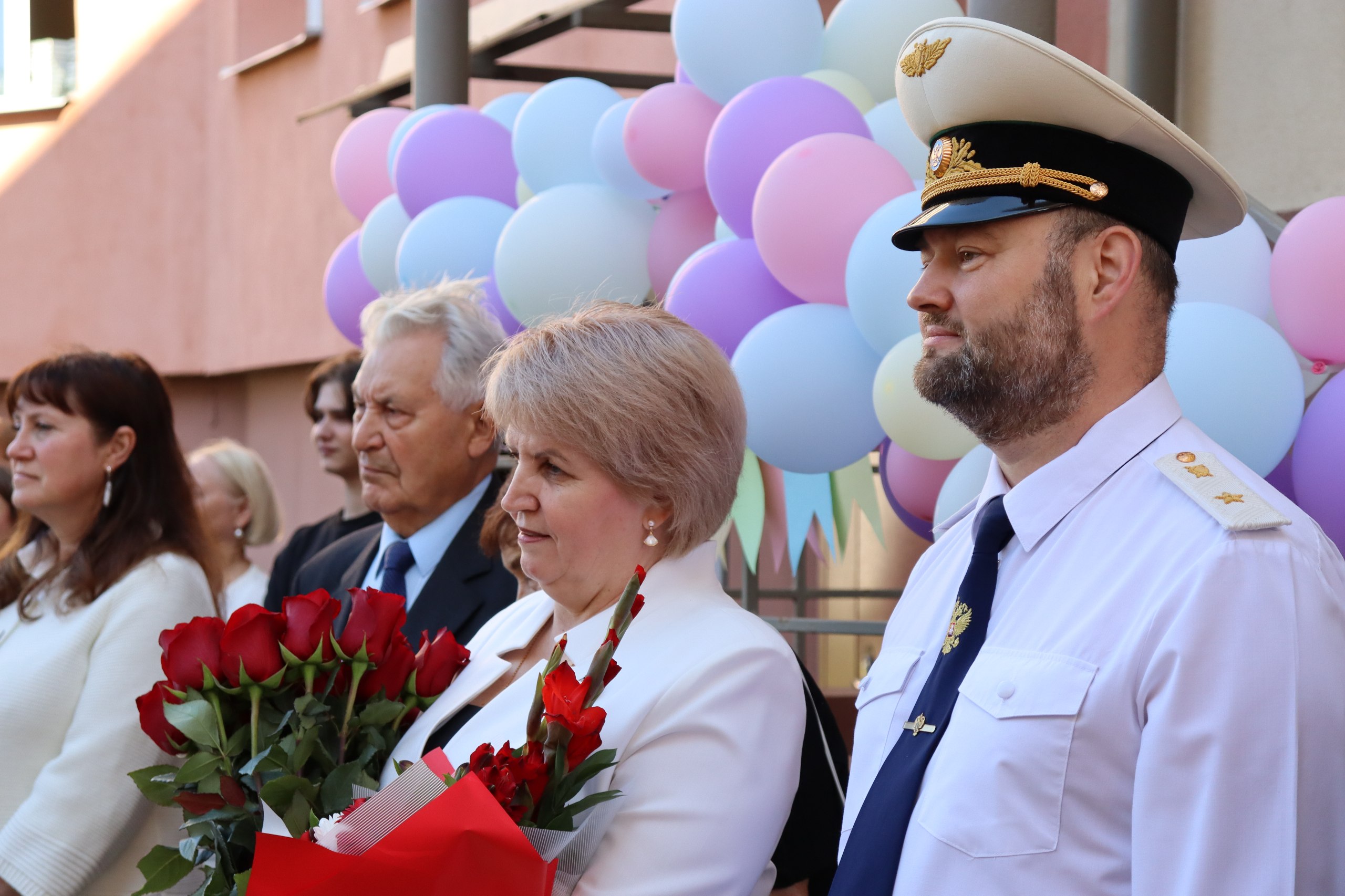 Прокурор Ярославской области Климент Юрздицкий принял участие в торжественной линейке, посвященной Дню знаний, в Центре образования - школе № 43 с углубленным изучением немецкого языка
