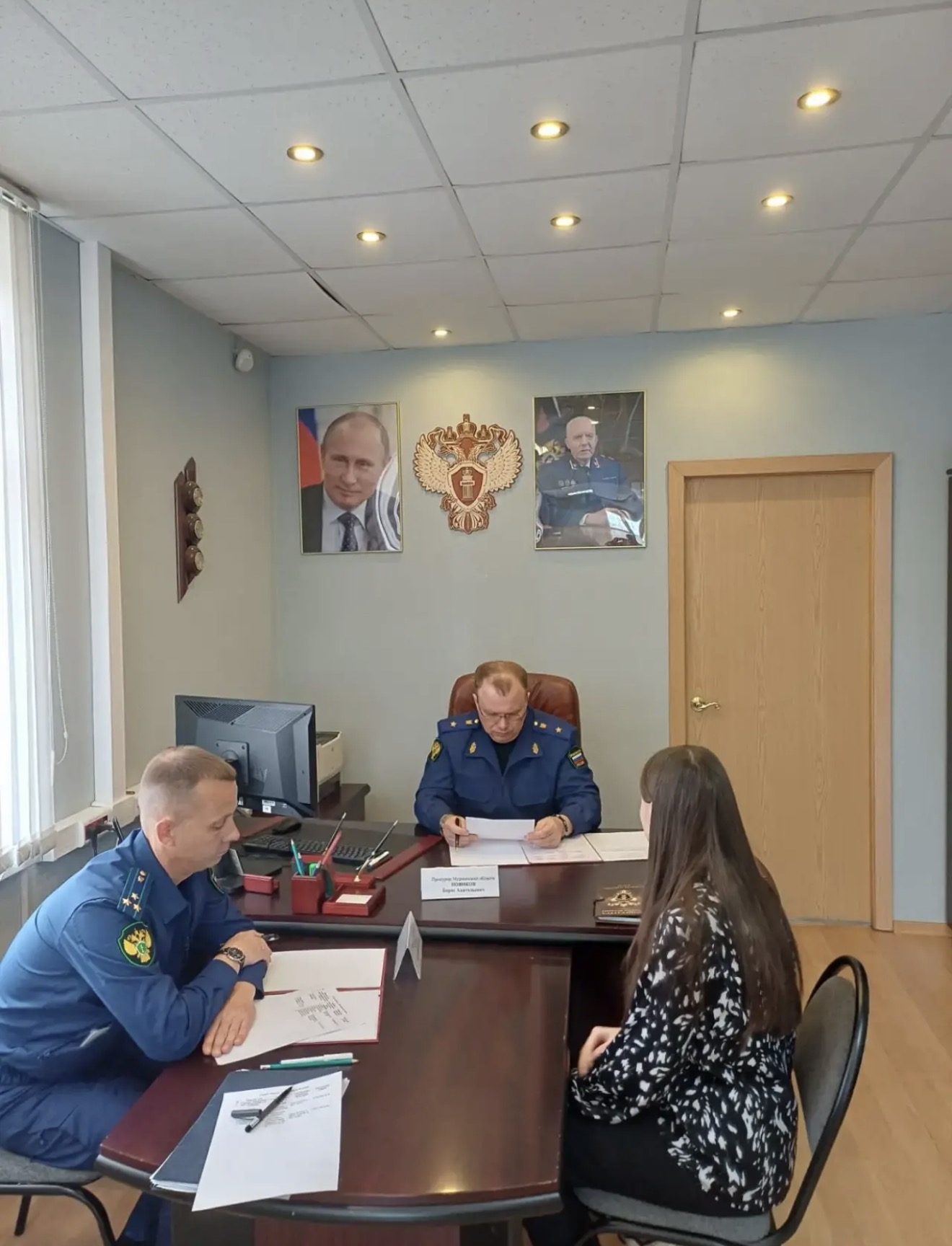 Прокурор Мурманской области Борис Новиков провел личный прием жителей Печенгского муниципального округа.
