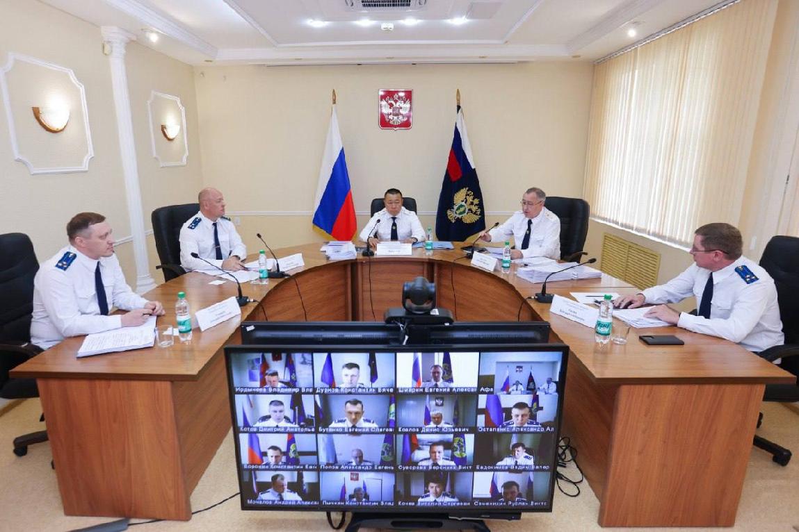 На оперативном совещании прокуратуры Сахалинской области подведены итоги работы органов прокуратуры за первое полугодие 2025 года