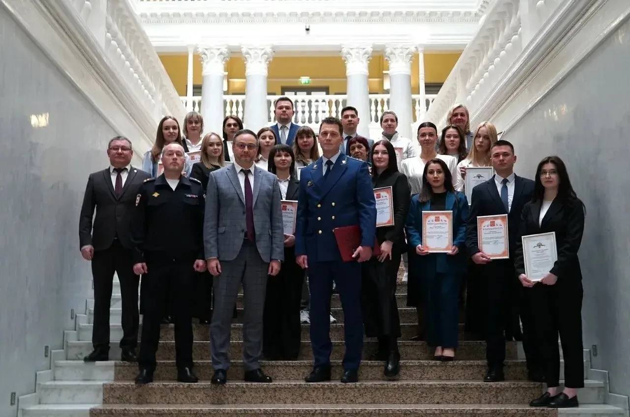 Прокуратурой Волгоградской области в сотрудничестве с региональным Отделением Банка России и ГУ МВД России по области организовано награждение сотрудников кредитных организаций, предотвративших хищения денежных средств граждан