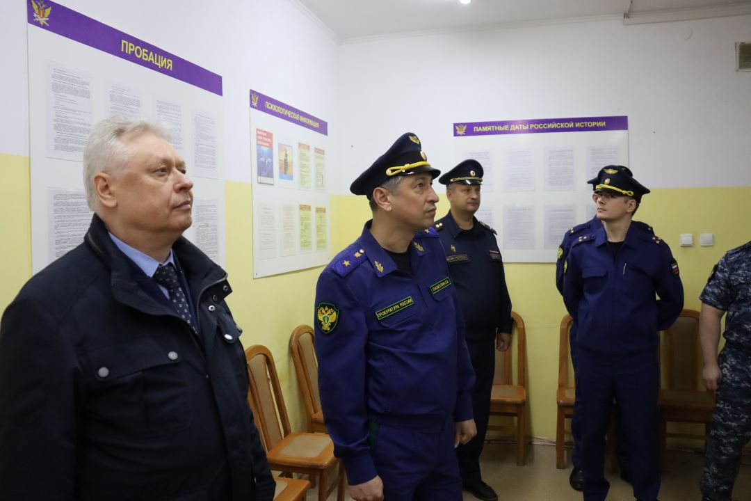 Прокурор области Сергей Паволин посетил с рабочим визитом следственный изолятор № 2 в городе Апатиты