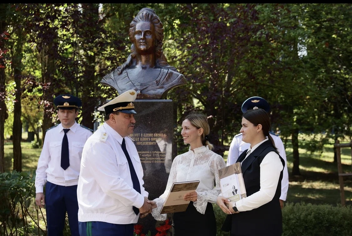 По инициативе прокуратуры Белгородской области установлен памятник Екатерине II
