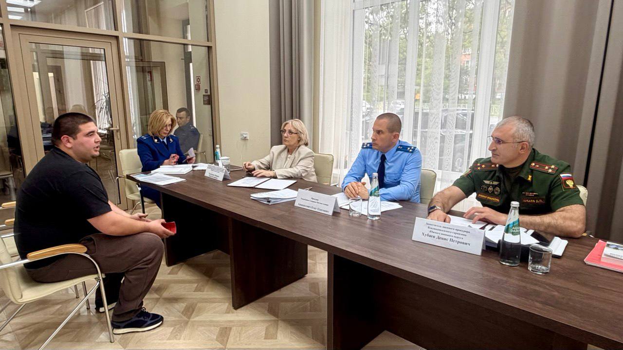 Прокурор Республики Северная Осетия – Алания Олег Апанасевич провел личный прием участников специальной военной операции и членов их семей
