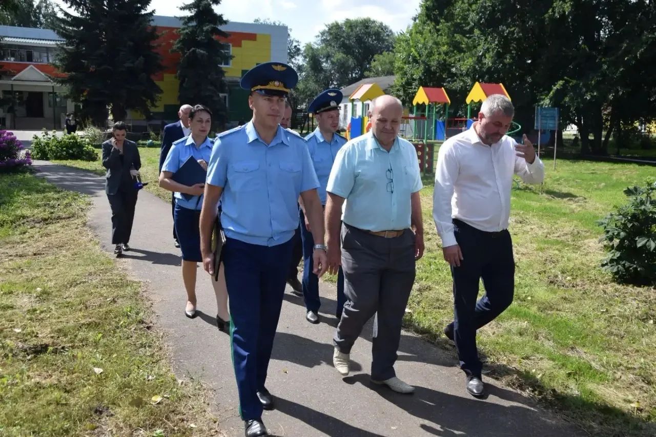 Прокурор республики в рамках работы мобильной приемной посетил Инсарский район