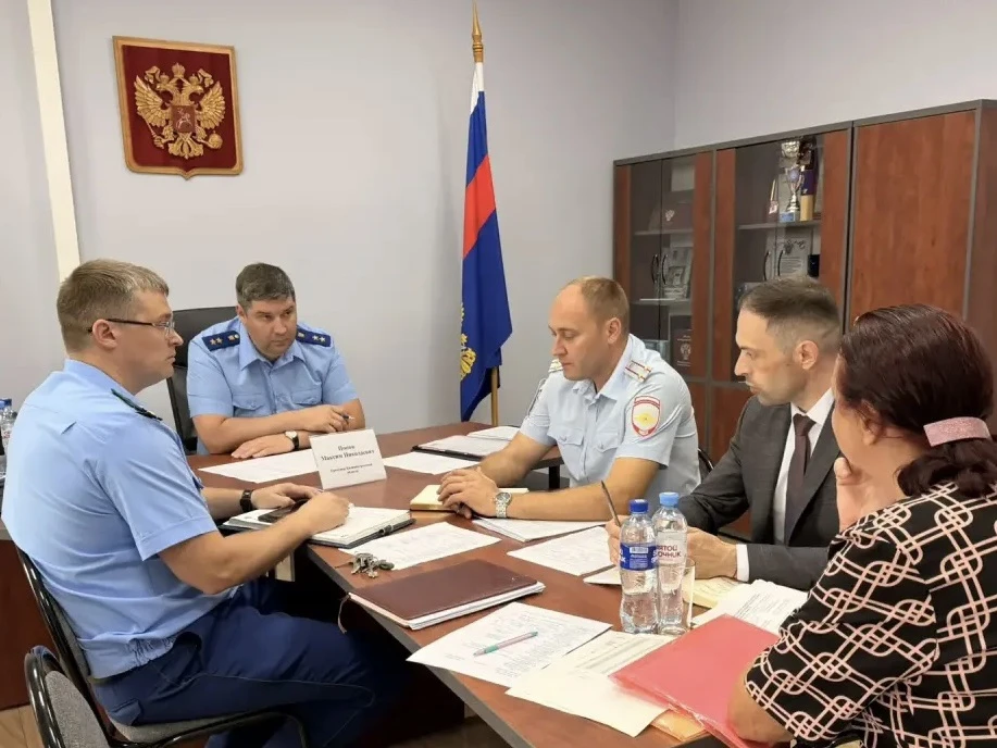 Прокурор Калининградской области Максим Попов провел личный прием граждан в Багратионовском районе