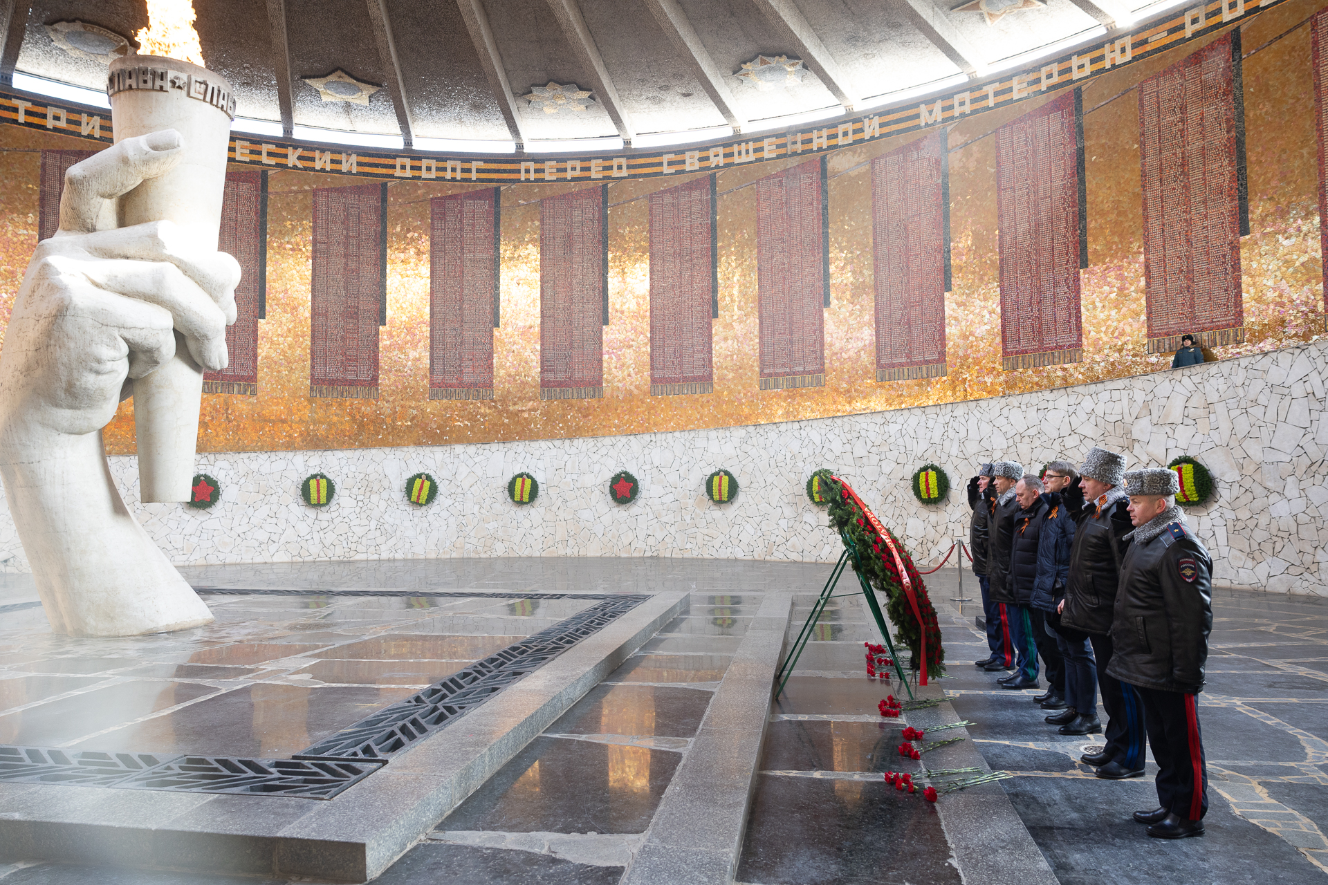 Руководство и работники органов прокуратуры Волгоградской области приняли участие в торжественных мероприятиях, посвященных 83-й годовщине разгрома советскими войсками немецко-фашистских войск в Сталинградской битве