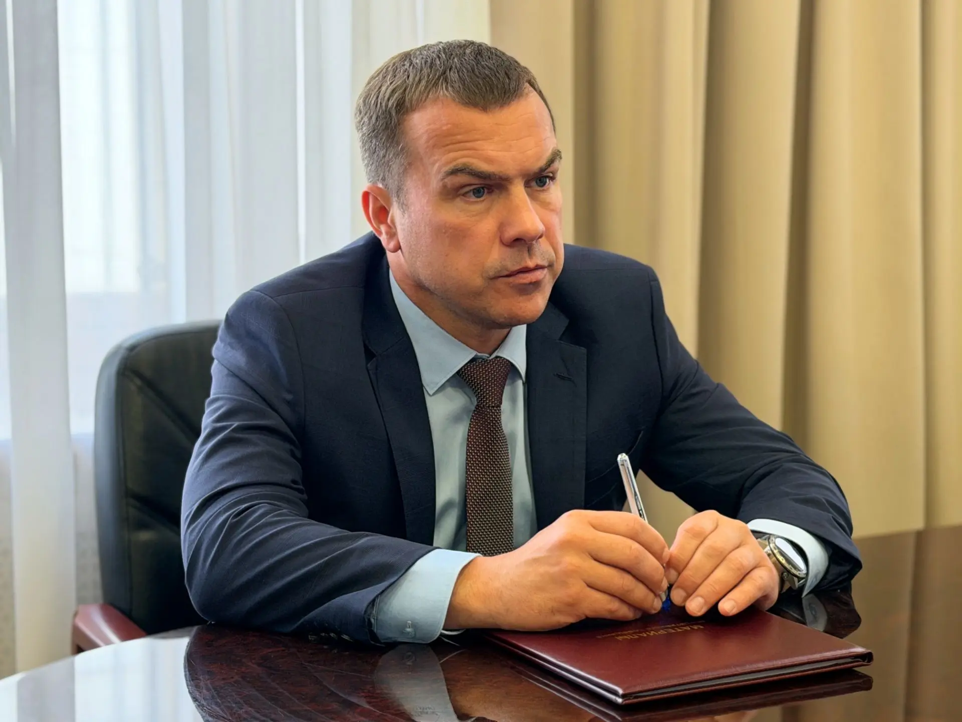 Прокурор Саратовской области Роман Пантелеев провел рабочую встречу с Уполномоченным по правам ребенка в Саратовской области Юлией Васильевой