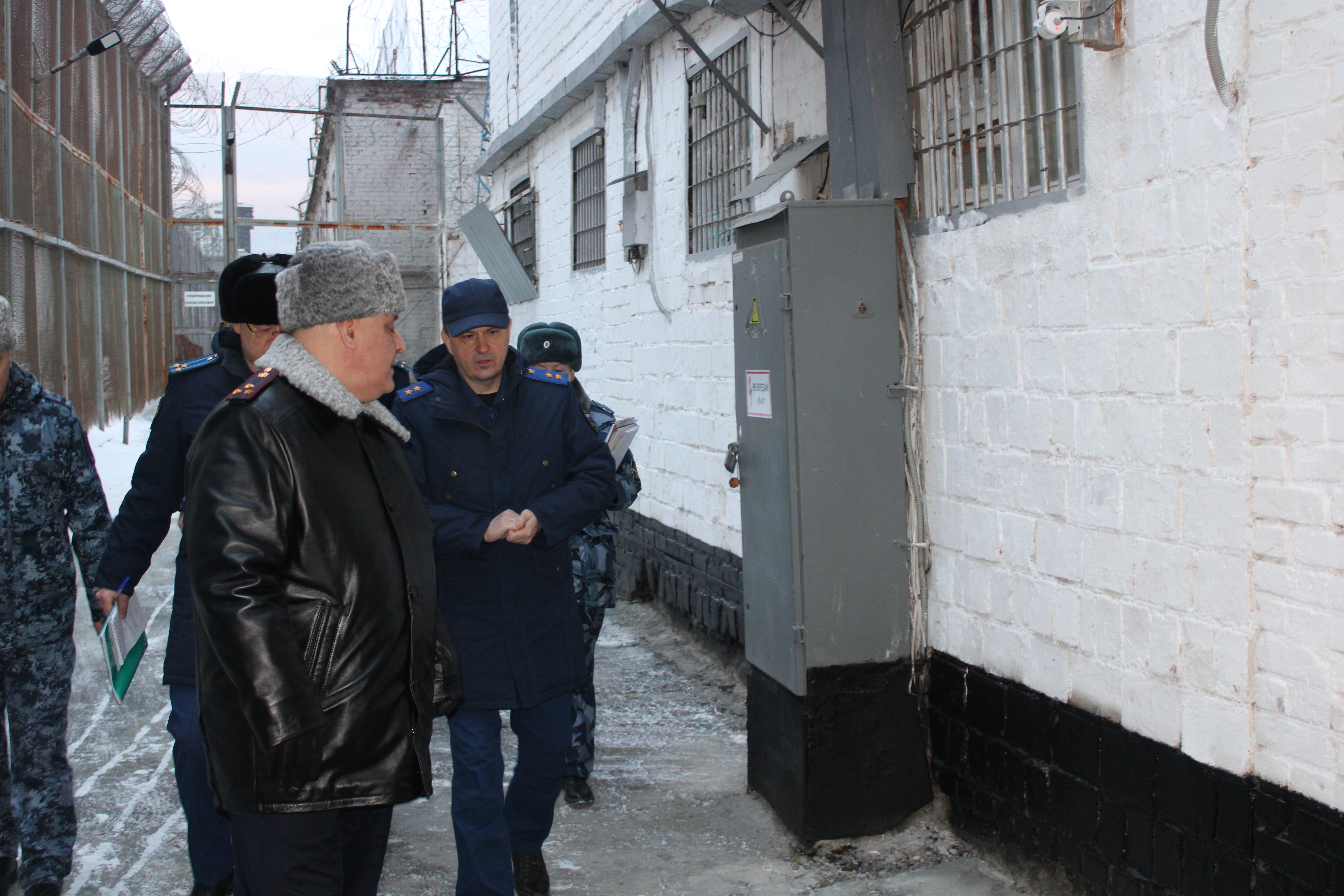 Сегодня, 27 ноября 2025 года, прокурор Свердловской области Борис Крылов проверил соблюдение законодательства в Исправительной колонии № 2